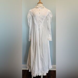 Wild Mint 1982 Vintage Lace Cotton Dressing Gown Robe embroidered size Medium